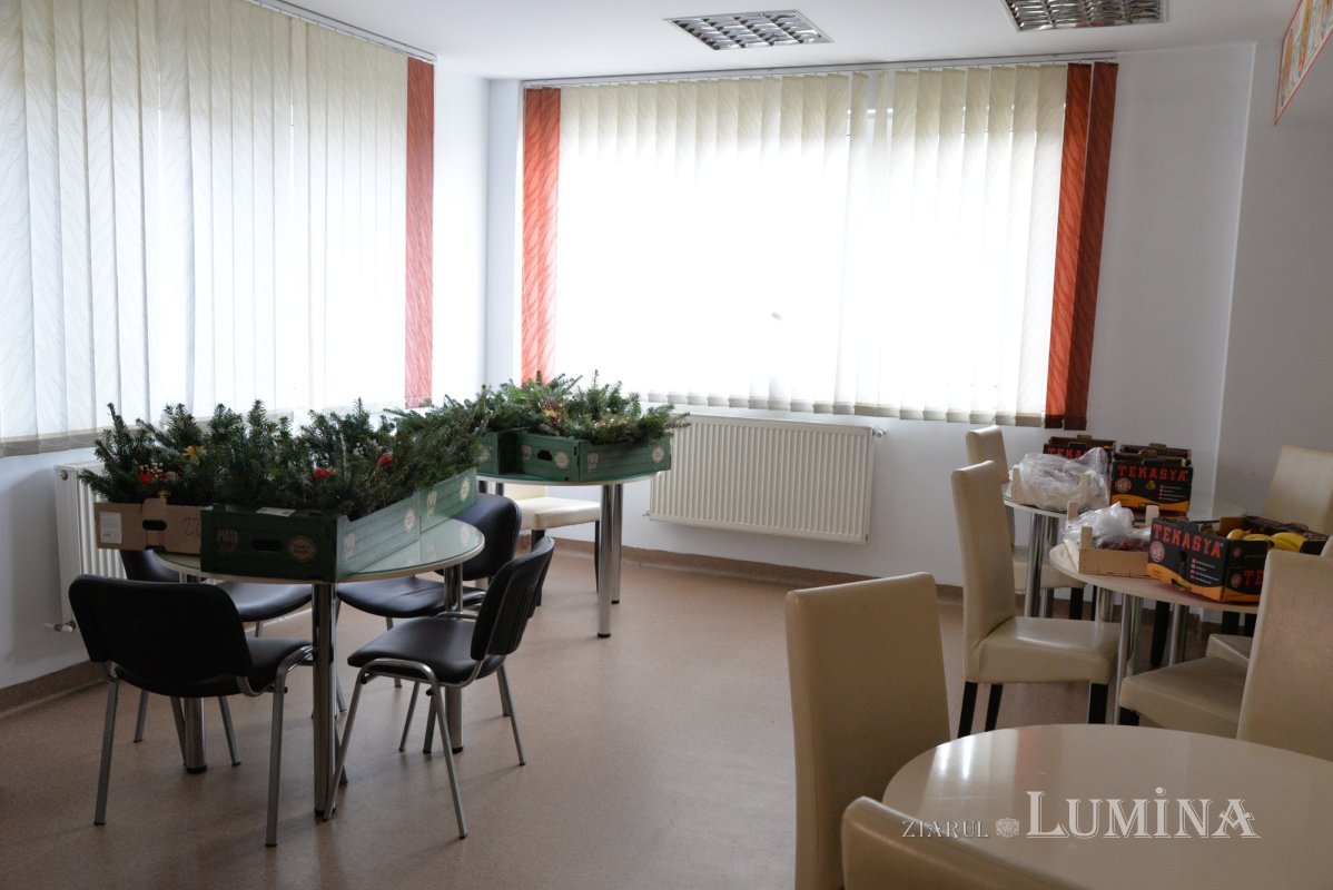 Daruri oferite beneficiarilor Centrului „Sfântul Nectarie” din București 197083