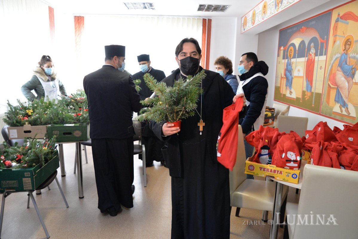 Daruri oferite beneficiarilor Centrului „Sfântul Nectarie” din București 197084