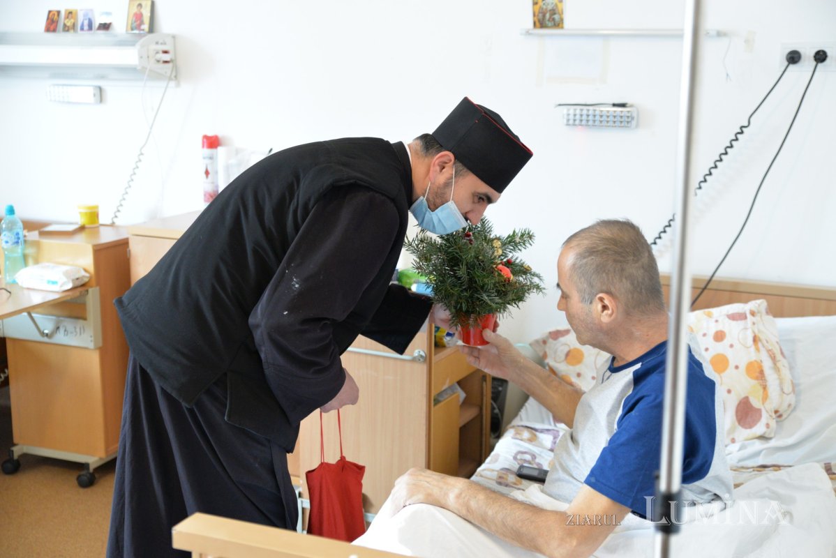 Daruri oferite beneficiarilor Centrului „Sfântul Nectarie” din București 197089