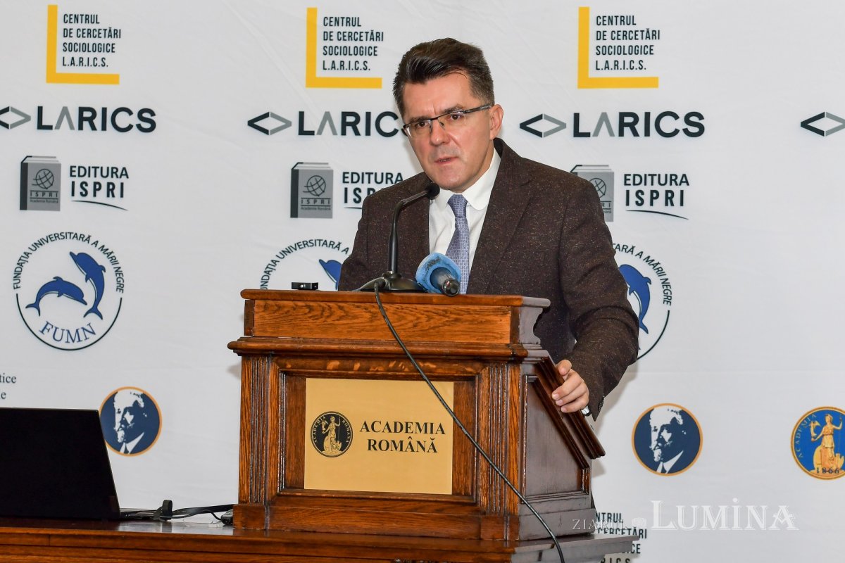 89,8% dintre români cred în Dumnezeu 196976