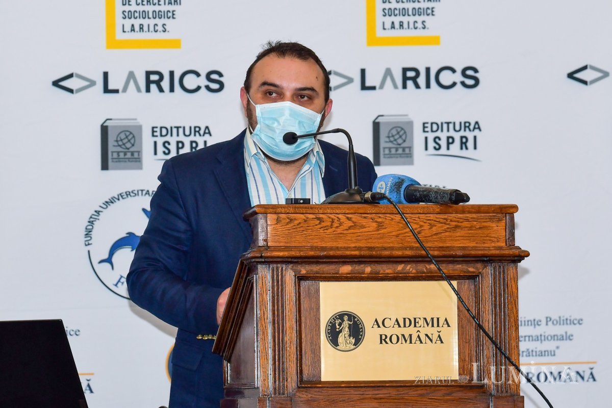 89,8% dintre români cred în Dumnezeu 196980