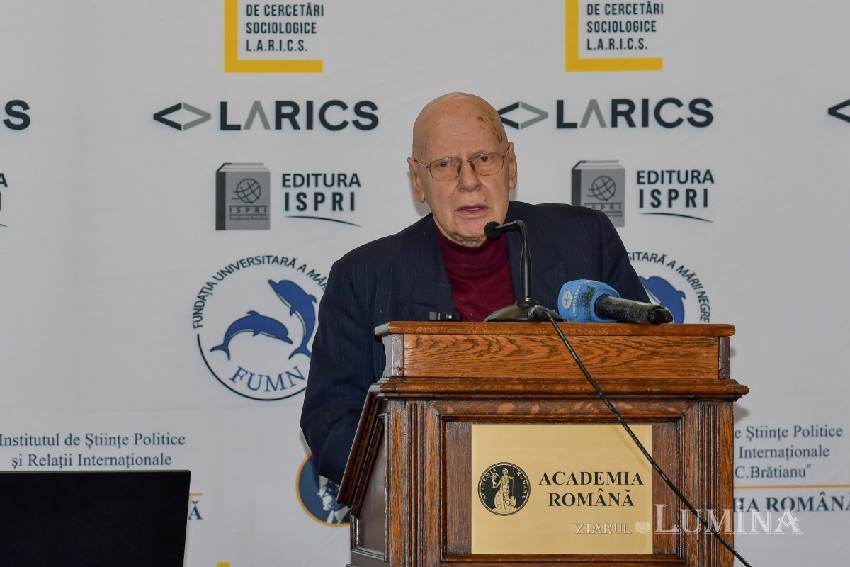 89,8% dintre români cred în Dumnezeu 196981