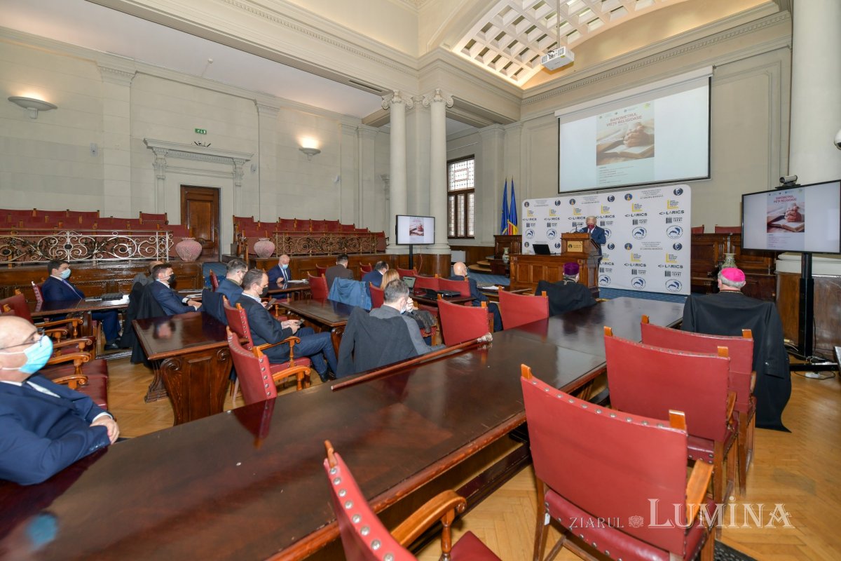 89,8% dintre români cred în Dumnezeu 196985