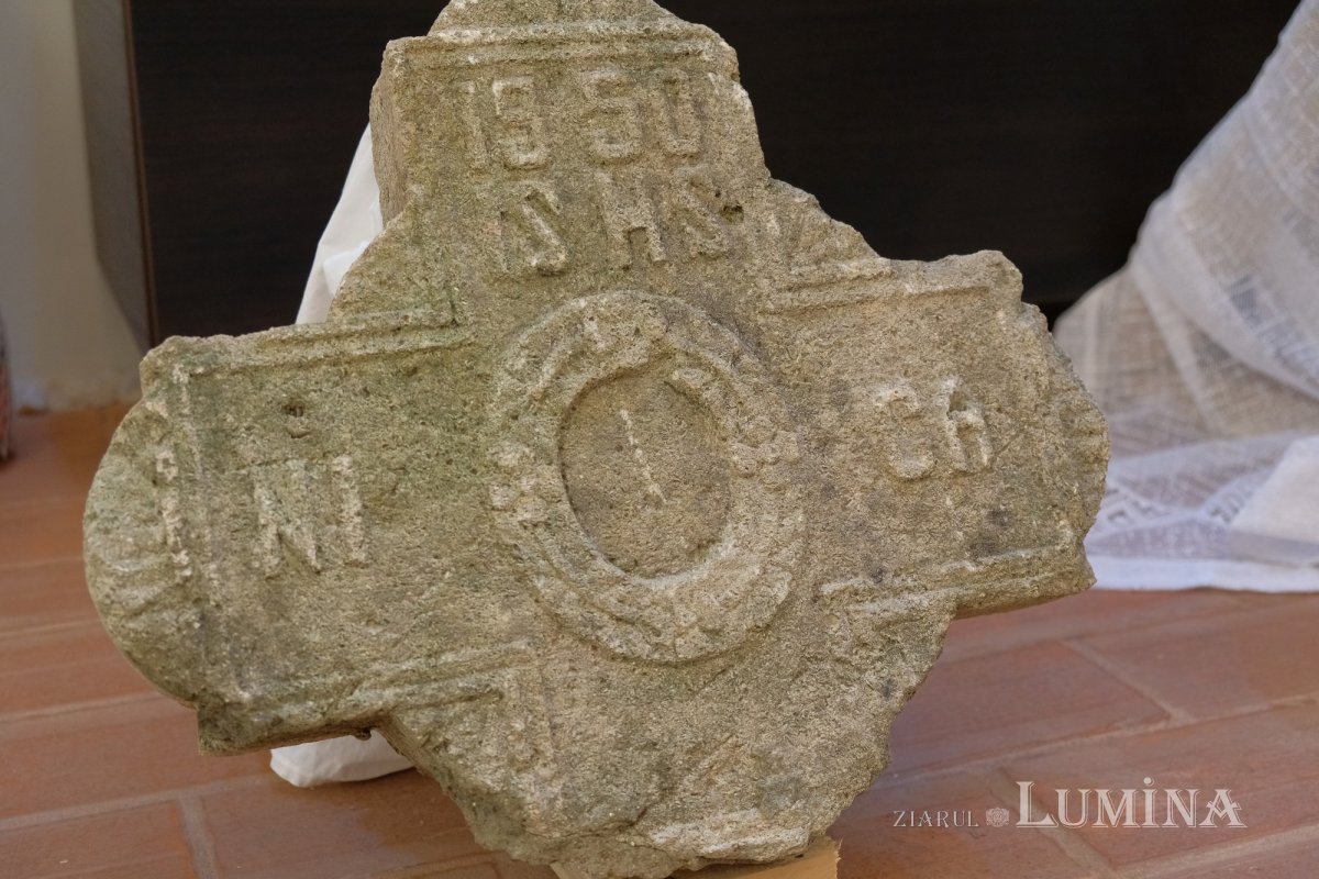 Vernisajul expoziției „Închinare Sfintei Cruci” la muzeul Mănăstirii Antim 197316