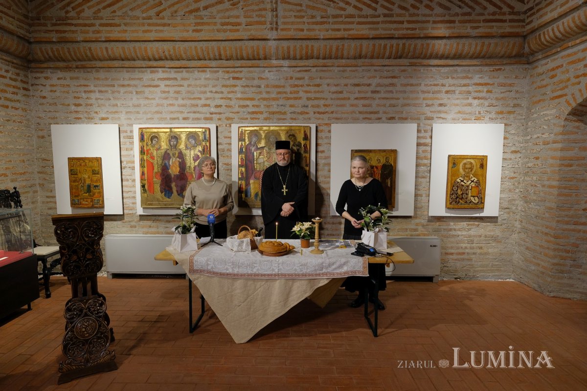 Vernisajul expoziției „Închinare Sfintei Cruci” la muzeul Mănăstirii Antim 197322