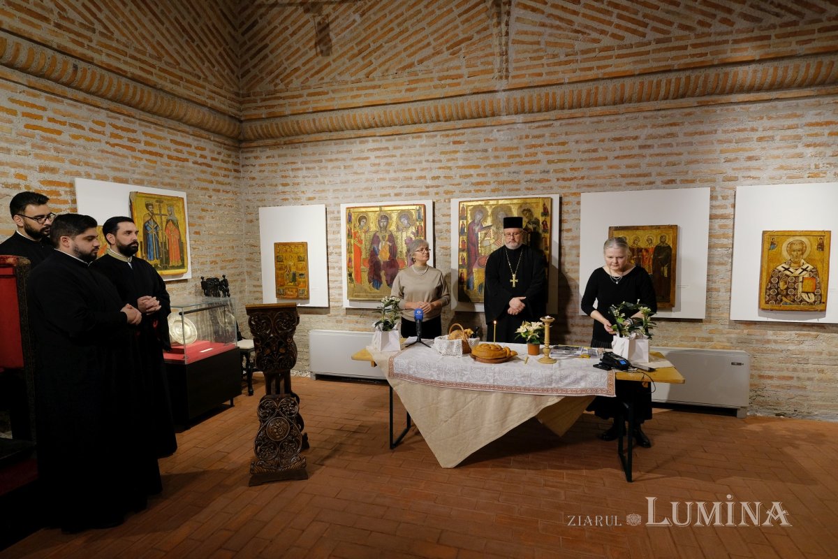 Vernisajul expoziției „Închinare Sfintei Cruci” la muzeul Mănăstirii Antim 197323