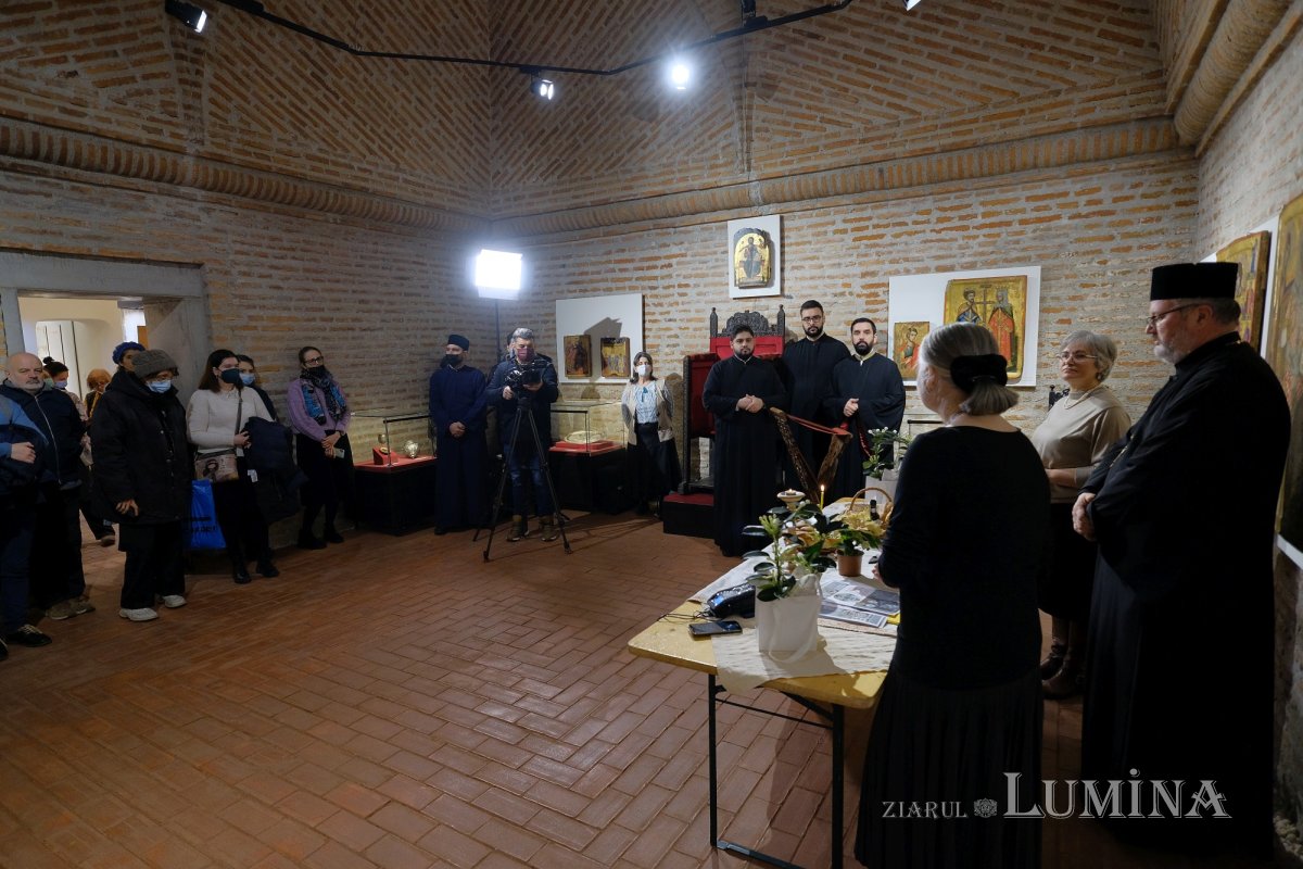 Vernisajul expoziției „Închinare Sfintei Cruci” la muzeul Mănăstirii Antim 197324