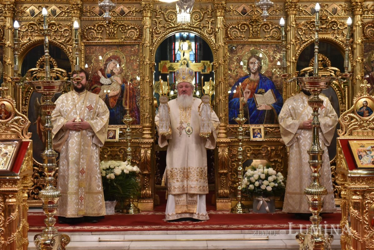 Duminica dinaintea Nașterii Domnului, la Catedrala Patriarhală din București 197439