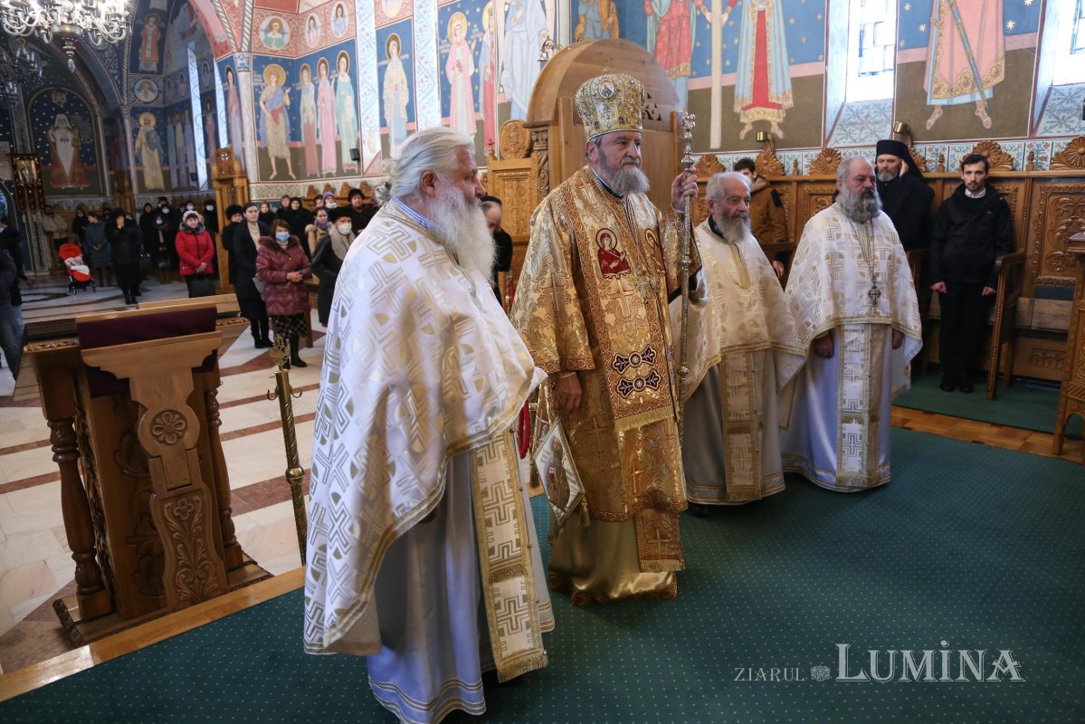 Slujire arhierească la Mănăstirea Brâncoveanu de la Sâmbăta de Sus 197454