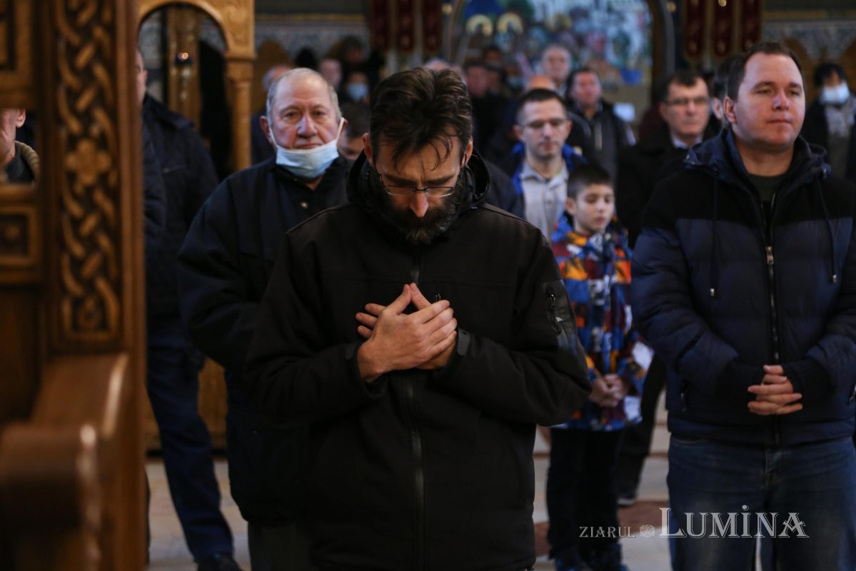 Slujire arhierească la Mănăstirea Brâncoveanu de la Sâmbăta de Sus 197456