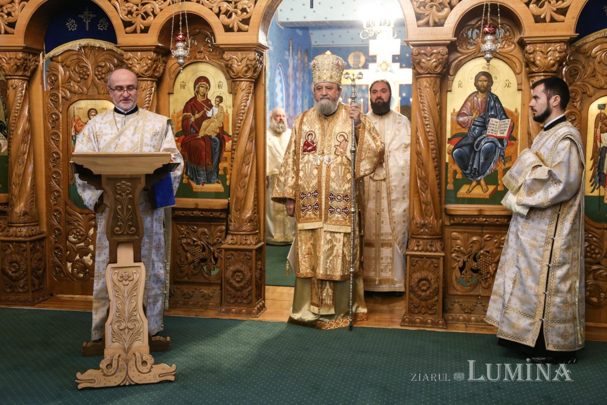 Slujire arhierească la Mănăstirea Brâncoveanu de la Sâmbăta de Sus 197457