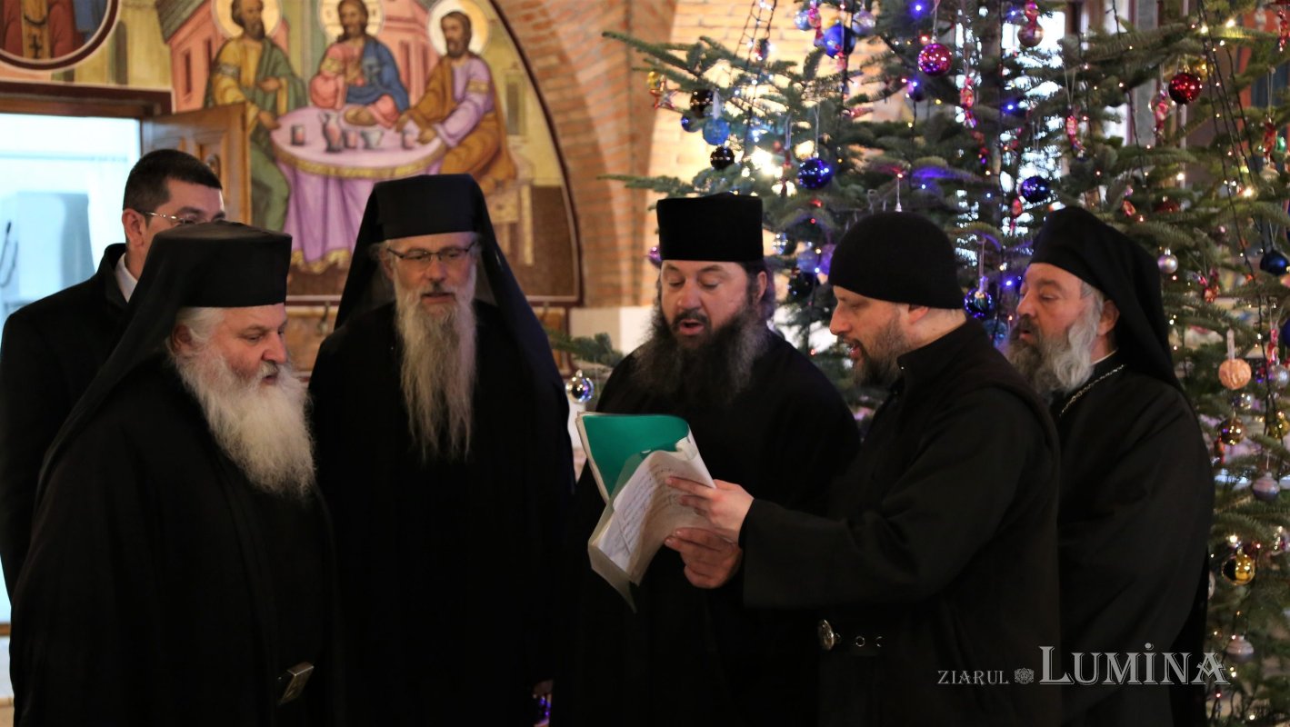 Slujire arhierească la Mănăstirea Brâncoveanu de la Sâmbăta de Sus 197463