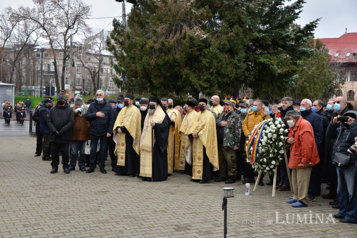 Comemorarea eroilor revoluţiei în cimitirul lor din Capitală 197771
