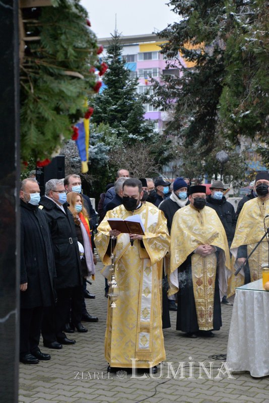 Comemorarea eroilor revoluţiei în cimitirul lor din Capitală 197775