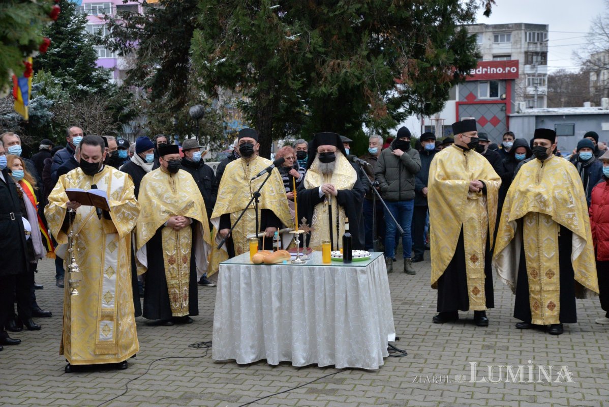 Comemorarea eroilor revoluţiei în cimitirul lor din Capitală 197776