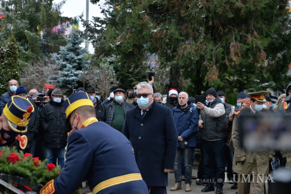 Comemorarea eroilor revoluţiei în cimitirul lor din Capitală 197788