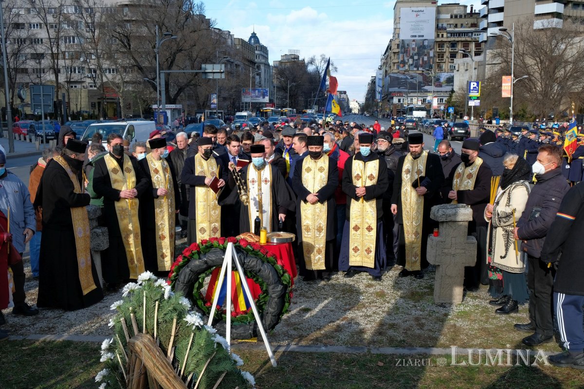 Martirii din decembrie 1989 au fost pomeniți și în Piața Universității 197813