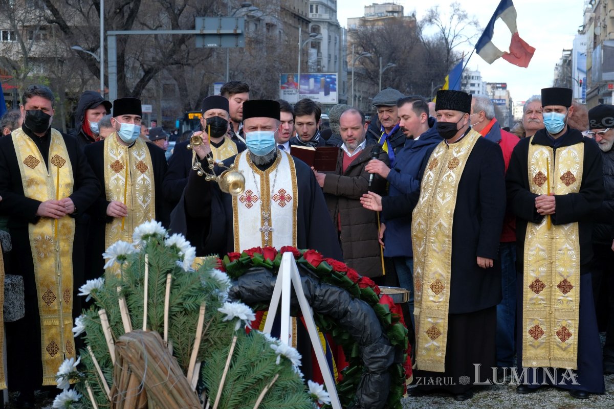 Martirii din decembrie 1989 au fost pomeniți și în Piața Universității 197814