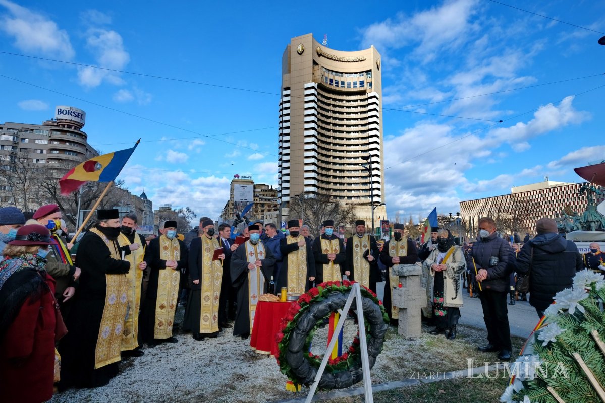 Martirii din decembrie 1989 au fost pomeniți și în Piața Universității 197816