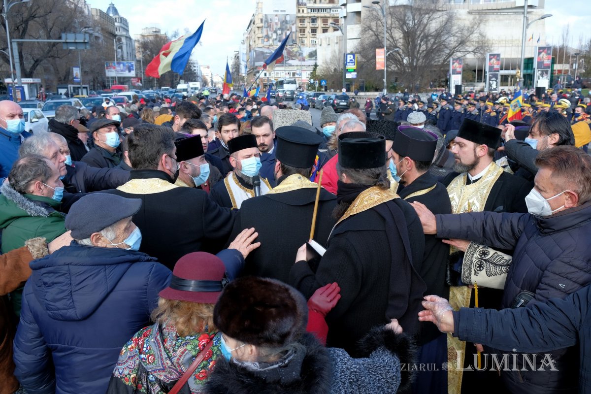 Martirii din decembrie 1989 au fost pomeniți și în Piața Universității 197823