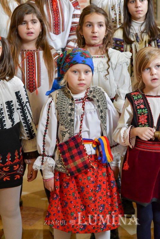 Patriarhul României a fost colindat de elevi de la o şcoală din Capitală 197869