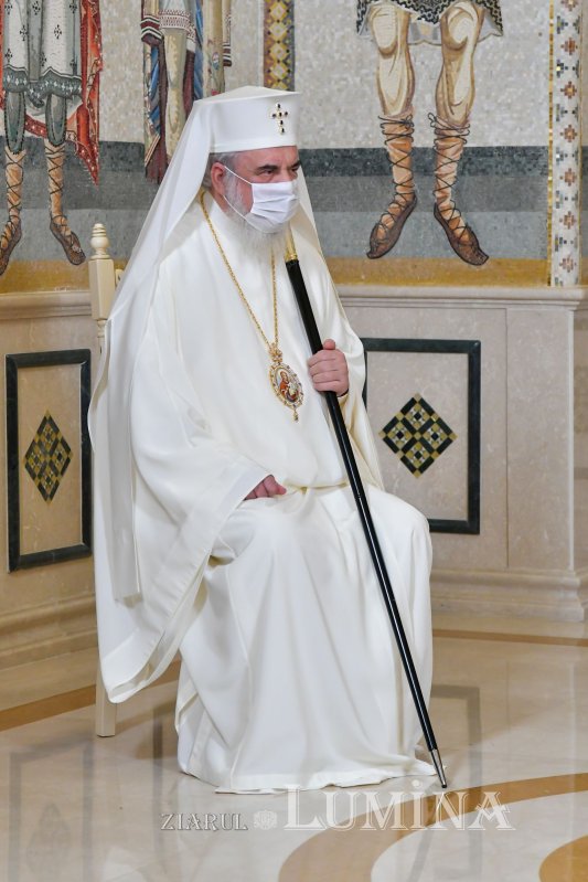 Patriarhul României a fost colindat de elevi de la o şcoală din Capitală 197875