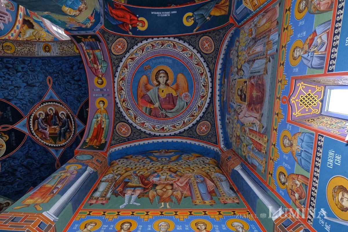 Târg de Crăciun, darul copiilor de la Biserica Huedin 197699