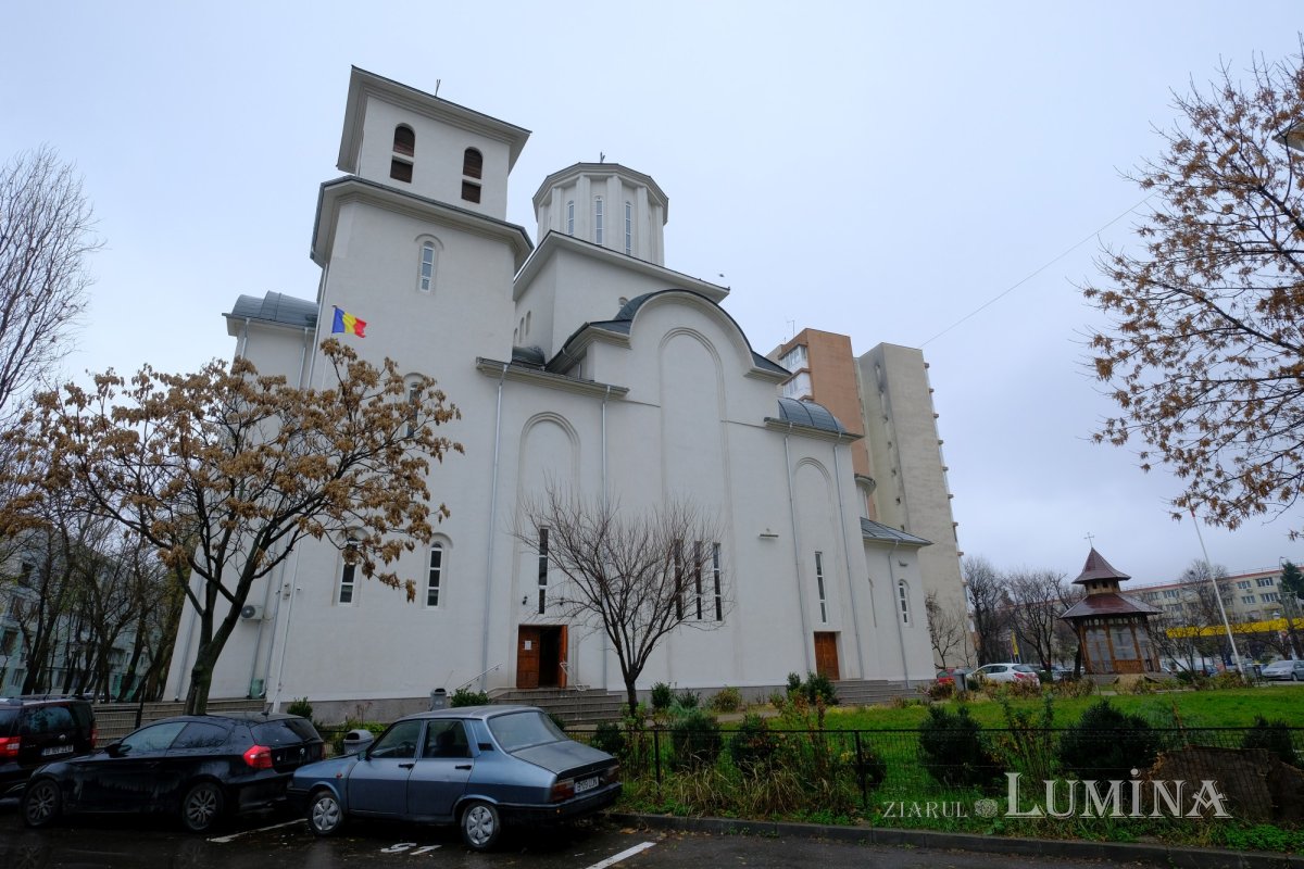 Târg de Crăciun, darul copiilor de la Biserica Huedin 197702