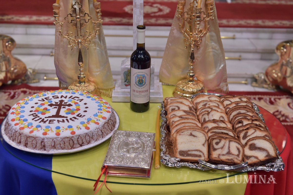 Eroii Revoluţiei din 1989 pomeniți la Catedrala Patriarhală și în alte locuri din Capitală 198007