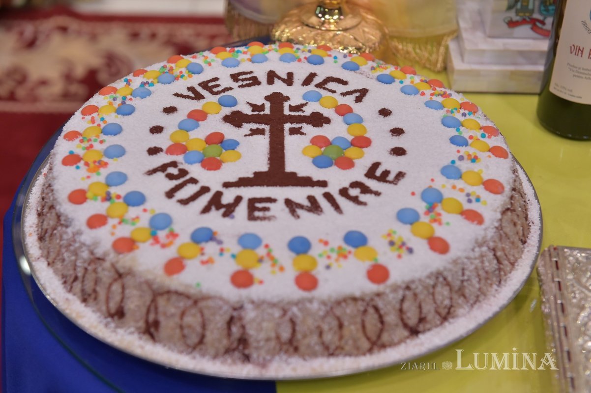 Eroii Revoluţiei din 1989 pomeniți la Catedrala Patriarhală și în alte locuri din Capitală 198008