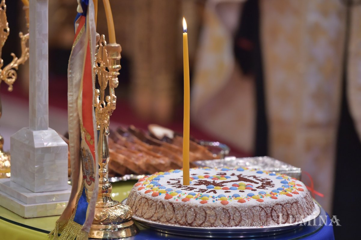 Eroii Revoluţiei din 1989 pomeniți la Catedrala Patriarhală și în alte locuri din Capitală 198014