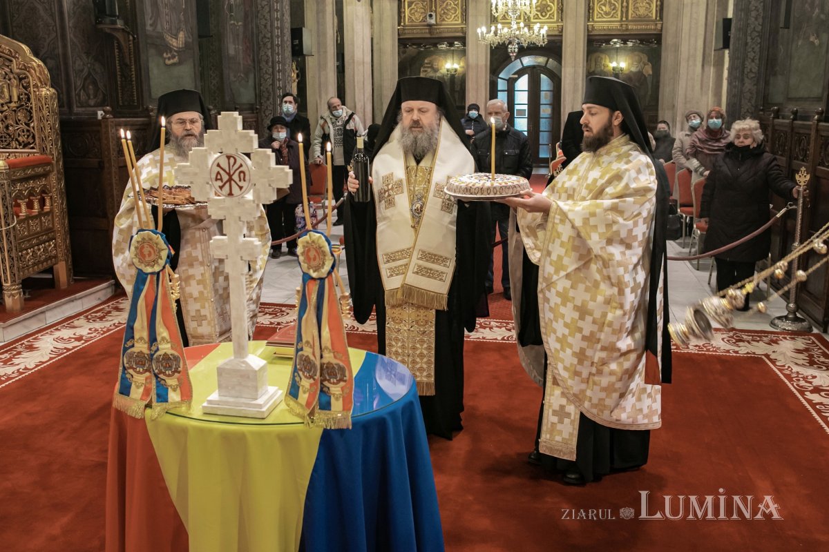 Eroii Revoluţiei din 1989 pomeniți la Catedrala Patriarhală și în alte locuri din Capitală 198022