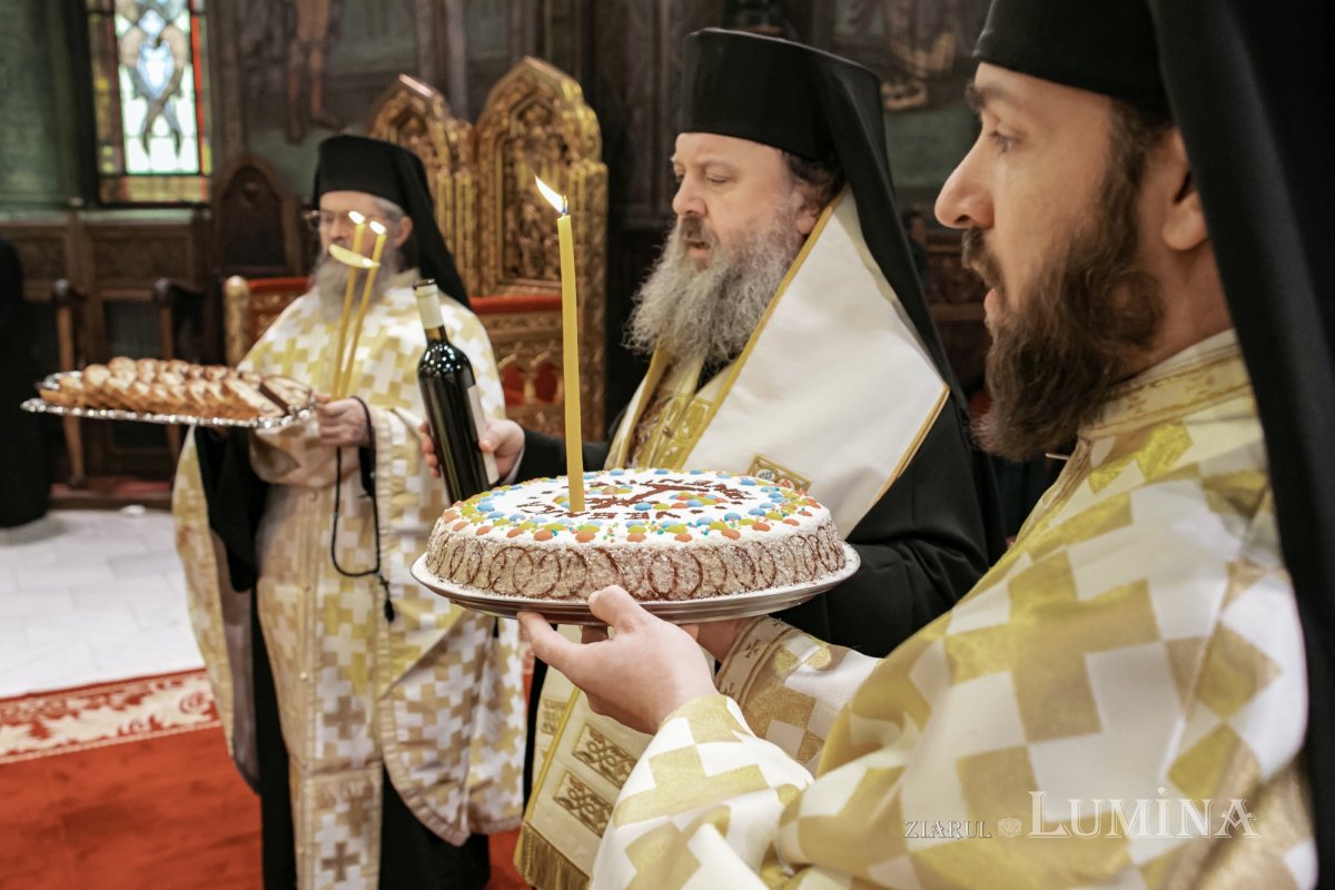 Eroii Revoluţiei din 1989 pomeniți la Catedrala Patriarhală și în alte locuri din Capitală 198023