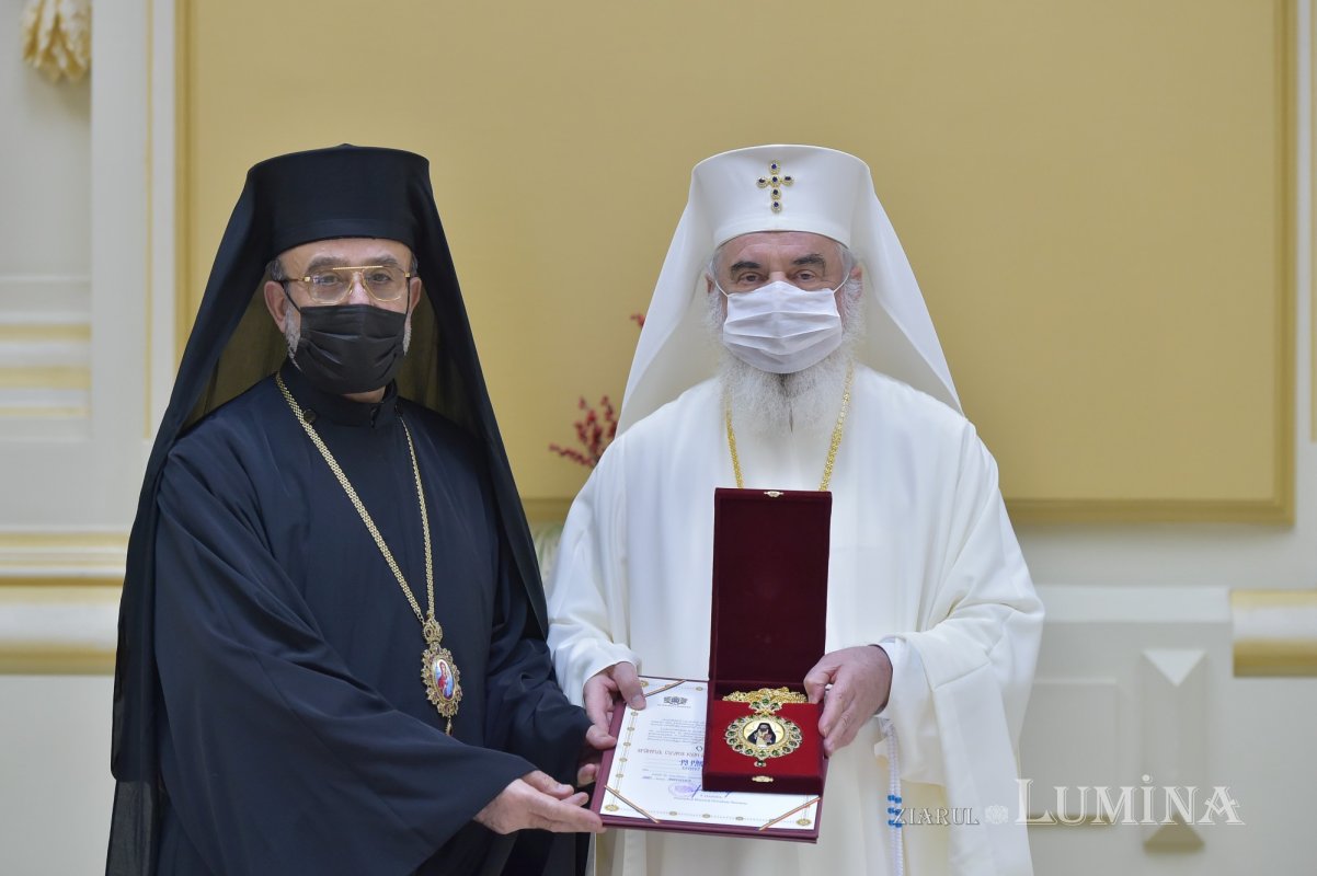 Recunoștință personalităților care au evidențiat lucrarea Bisericii în diasporă 198031