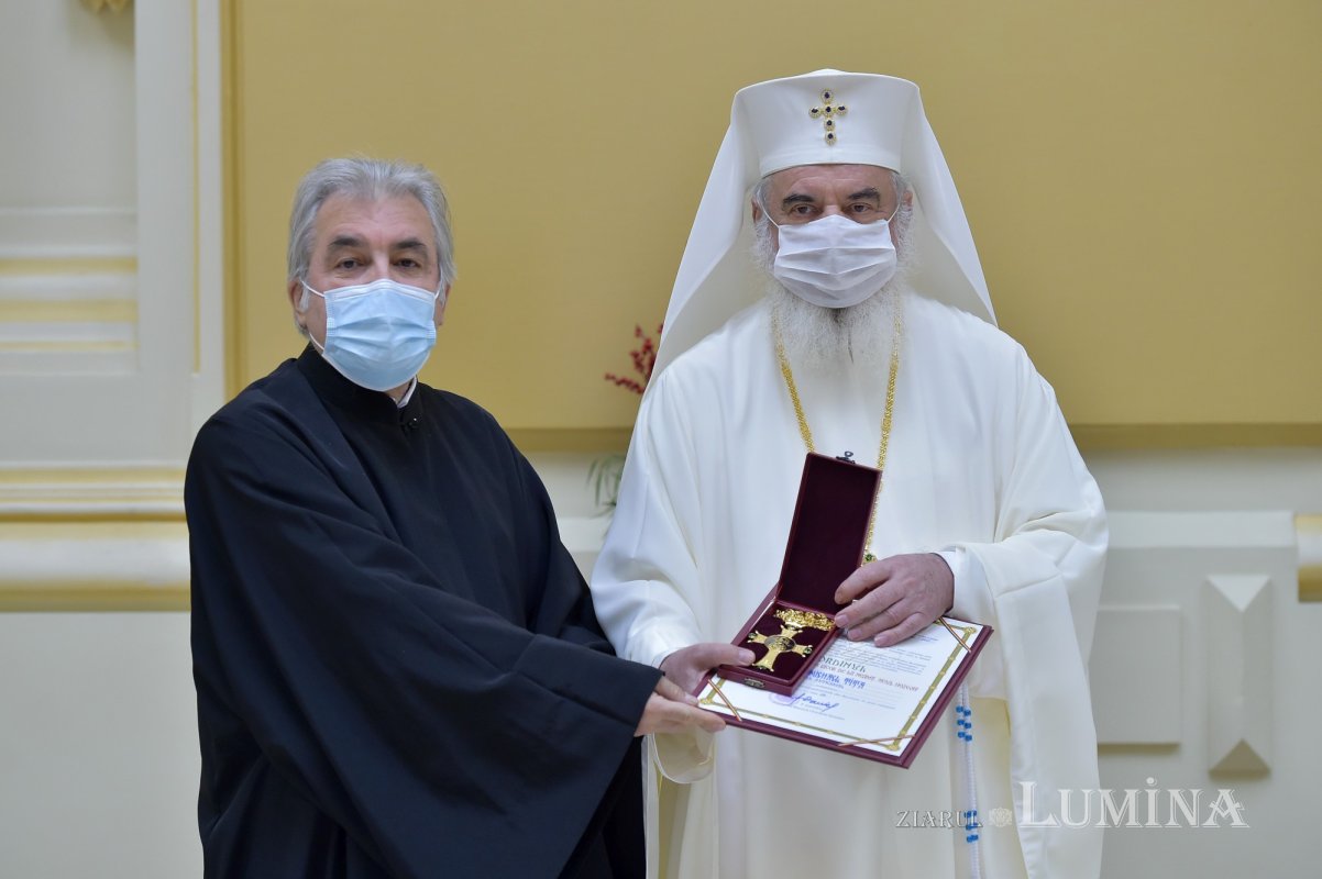 Recunoștință personalităților care au evidențiat lucrarea Bisericii în diasporă 198035