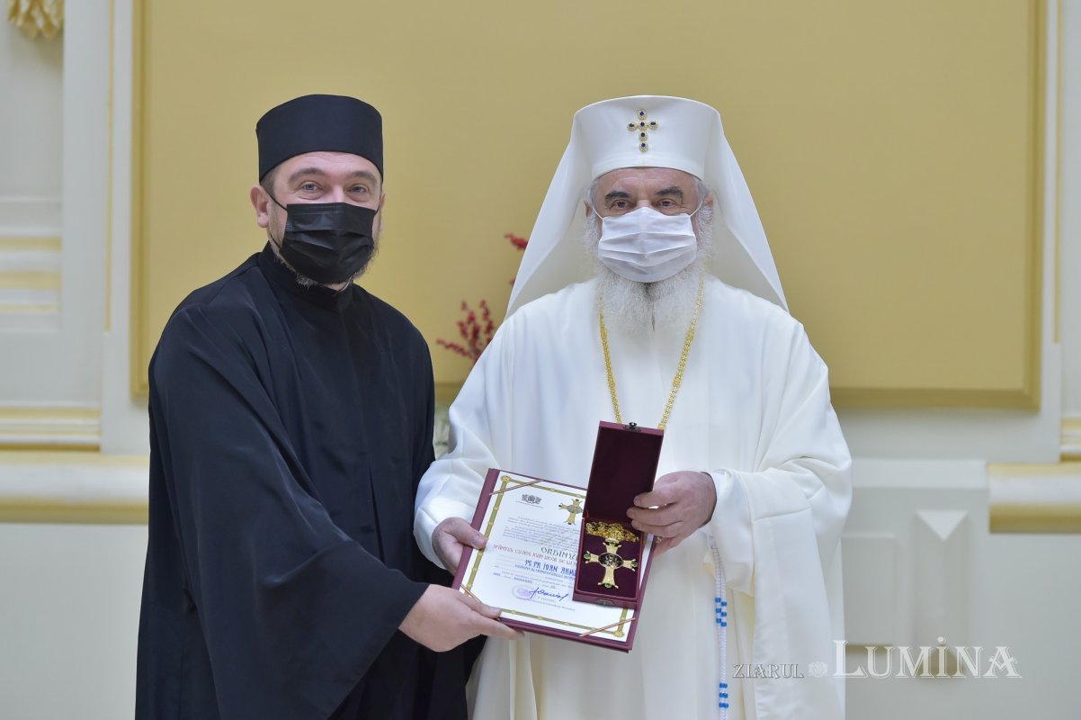 Recunoștință personalităților care au evidențiat lucrarea Bisericii în diasporă 198037