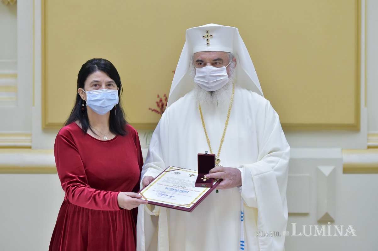 Recunoștință personalităților care au evidențiat lucrarea Bisericii în diasporă 198041