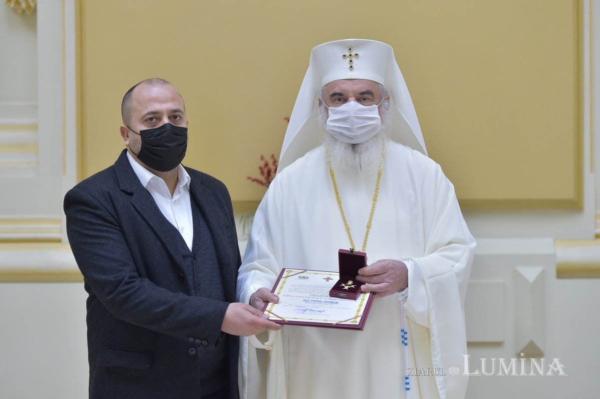 Recunoștință personalităților care au evidențiat lucrarea Bisericii în diasporă 198043