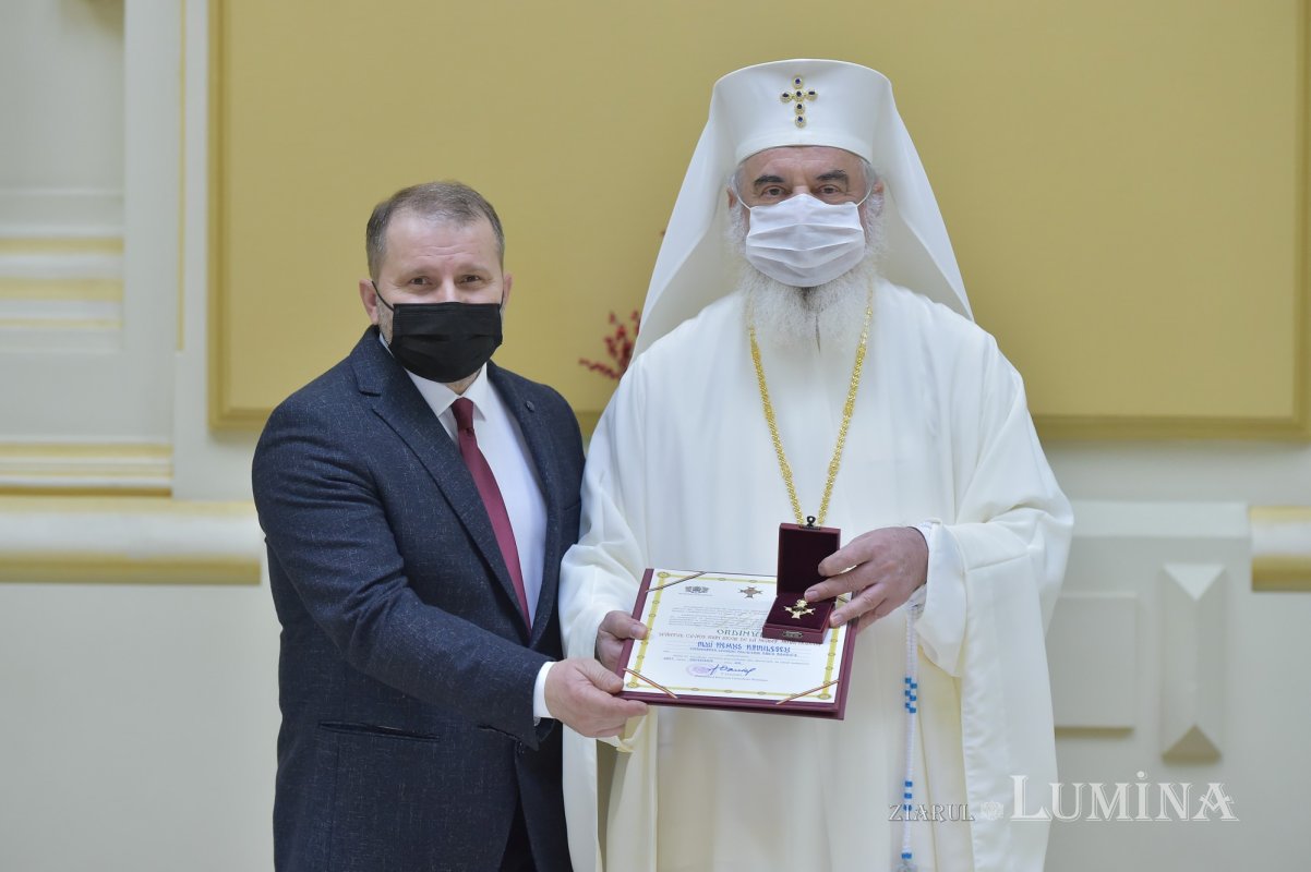 Recunoștință personalităților care au evidențiat lucrarea Bisericii în diasporă 198047