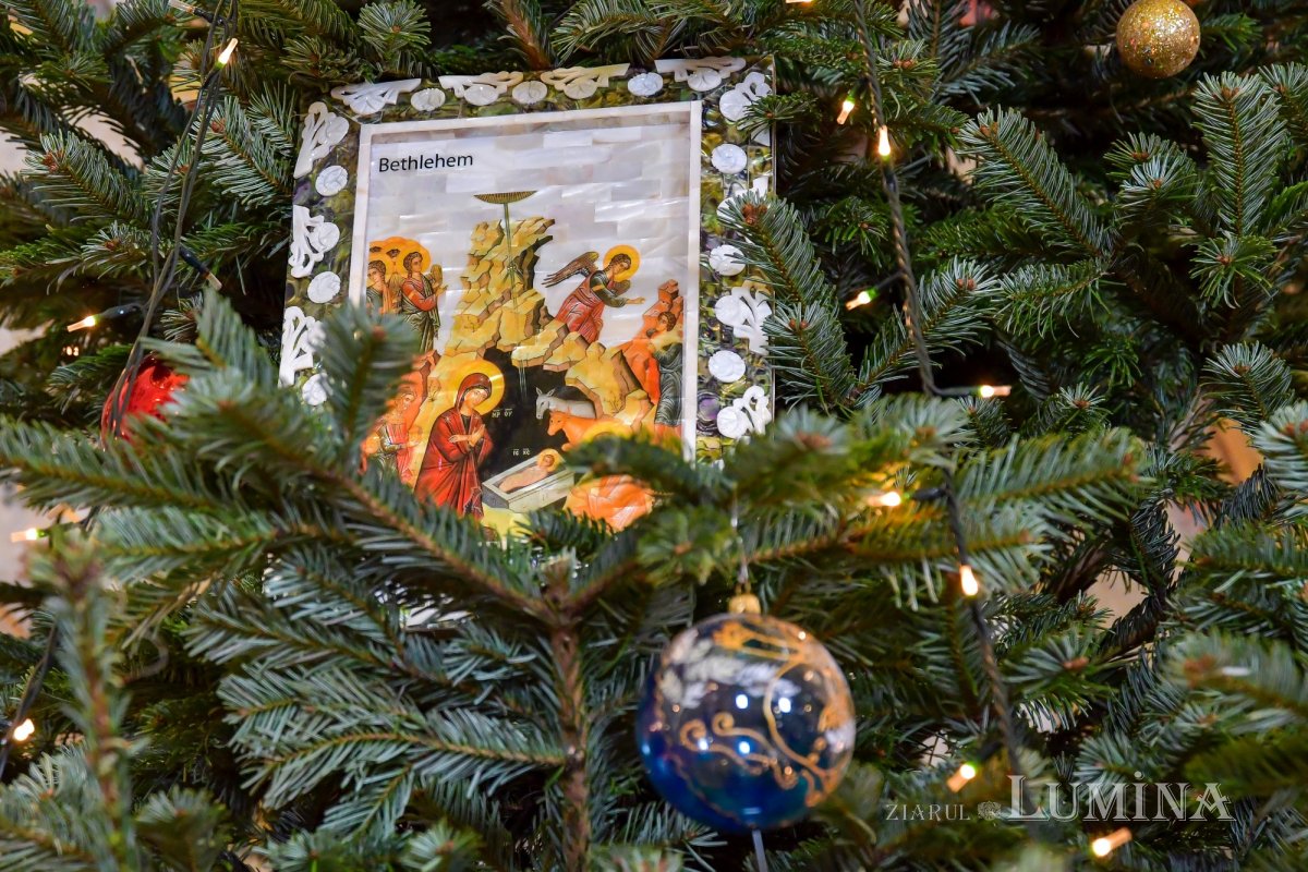 Vestirea tradițională a Nașterii Domnului la Reședința Patriarhală 198243