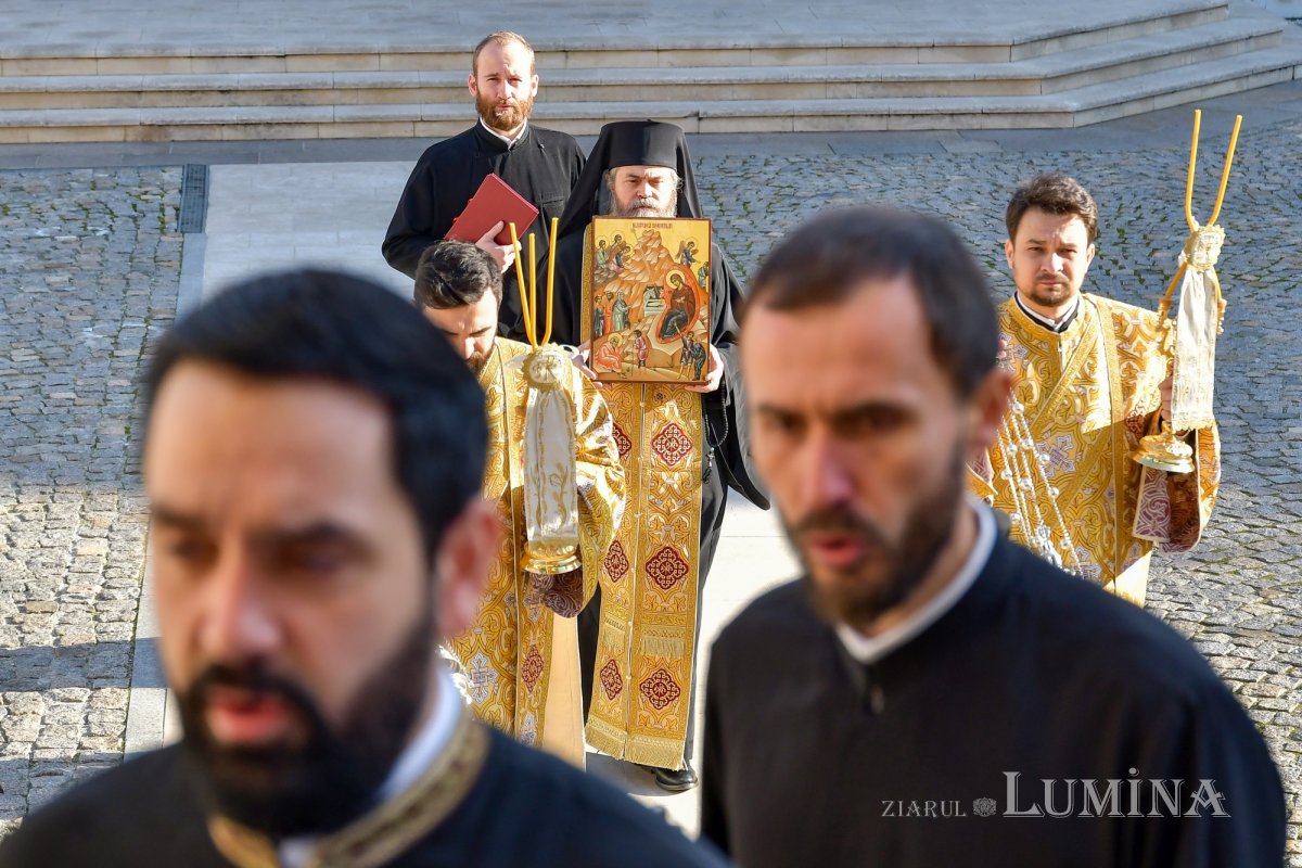 Vestirea tradițională a Nașterii Domnului la Reședința Patriarhală 198246
