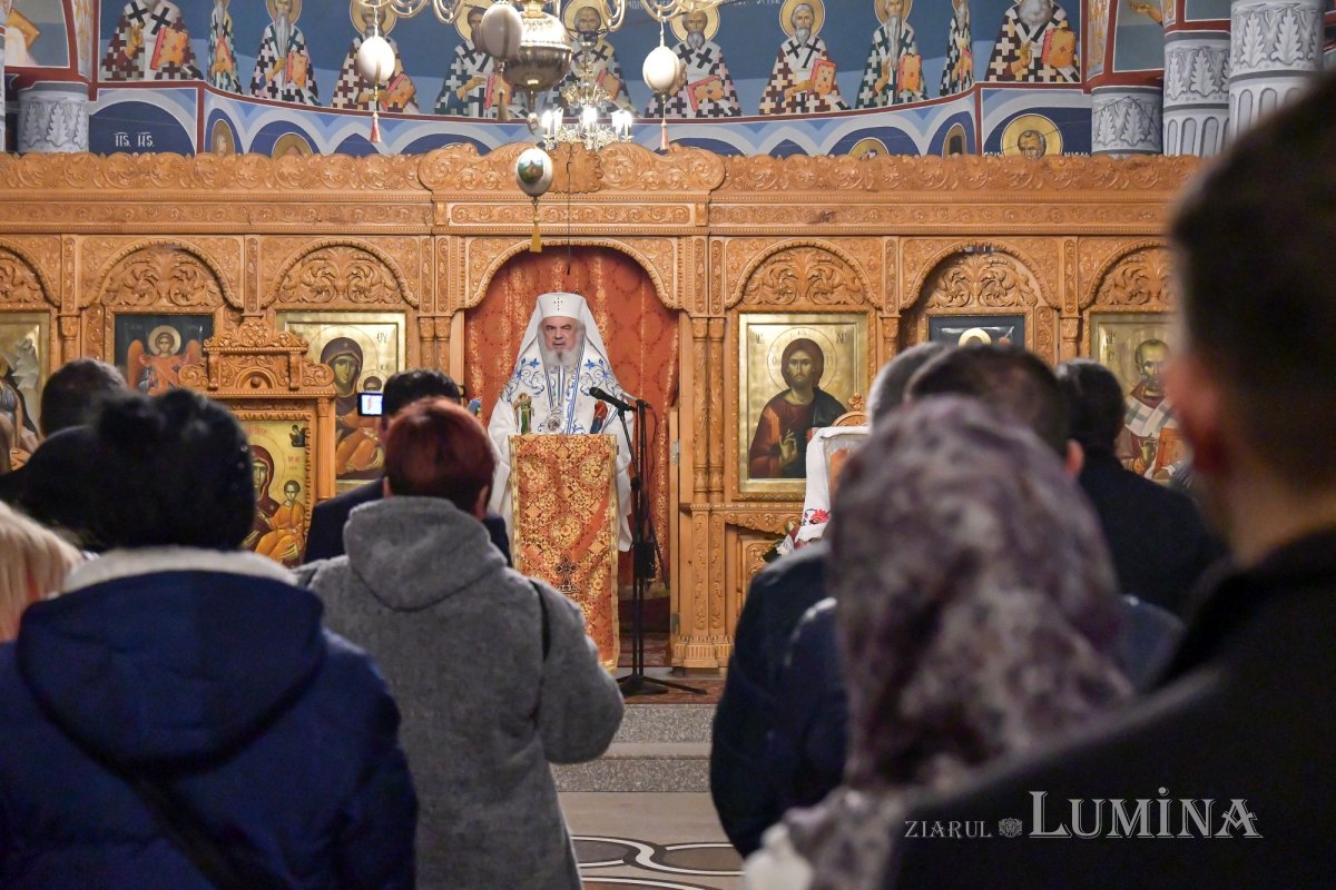Binecuvântarea Patriarhului României pentru credincioșii din Urlați 198662