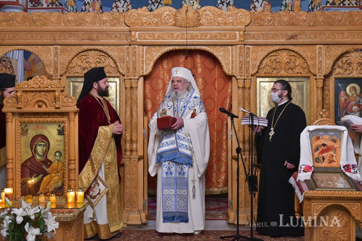 Binecuvântarea Patriarhului României pentru credincioșii din Urlați 198663