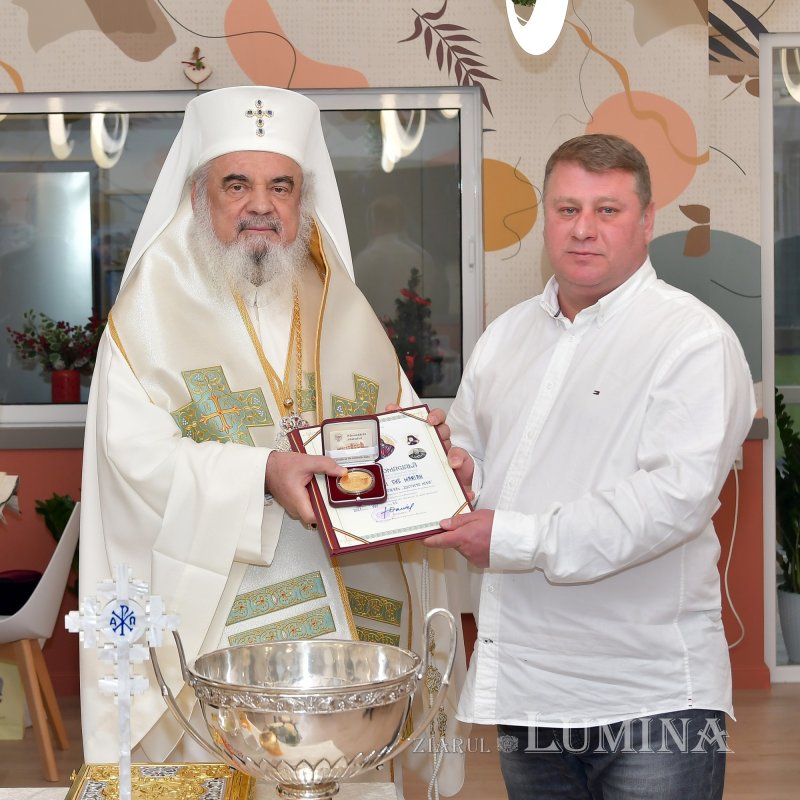 Binecuvântarea Patriarhului României pentru credincioșii din Urlați 198686