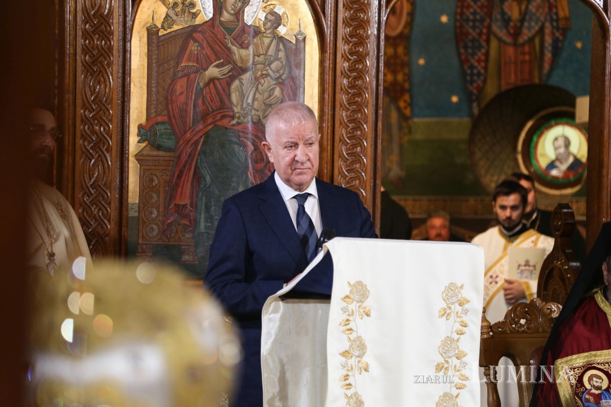 A fost întronizat noul Episcop al Devei şi Hunedoarei 198588