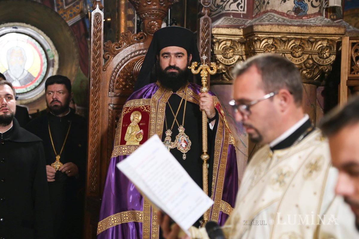 A fost întronizat noul Episcop al Devei şi Hunedoarei 198592