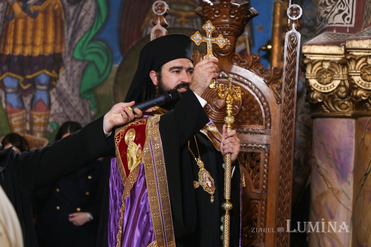 A fost întronizat noul Episcop al Devei şi Hunedoarei 198596