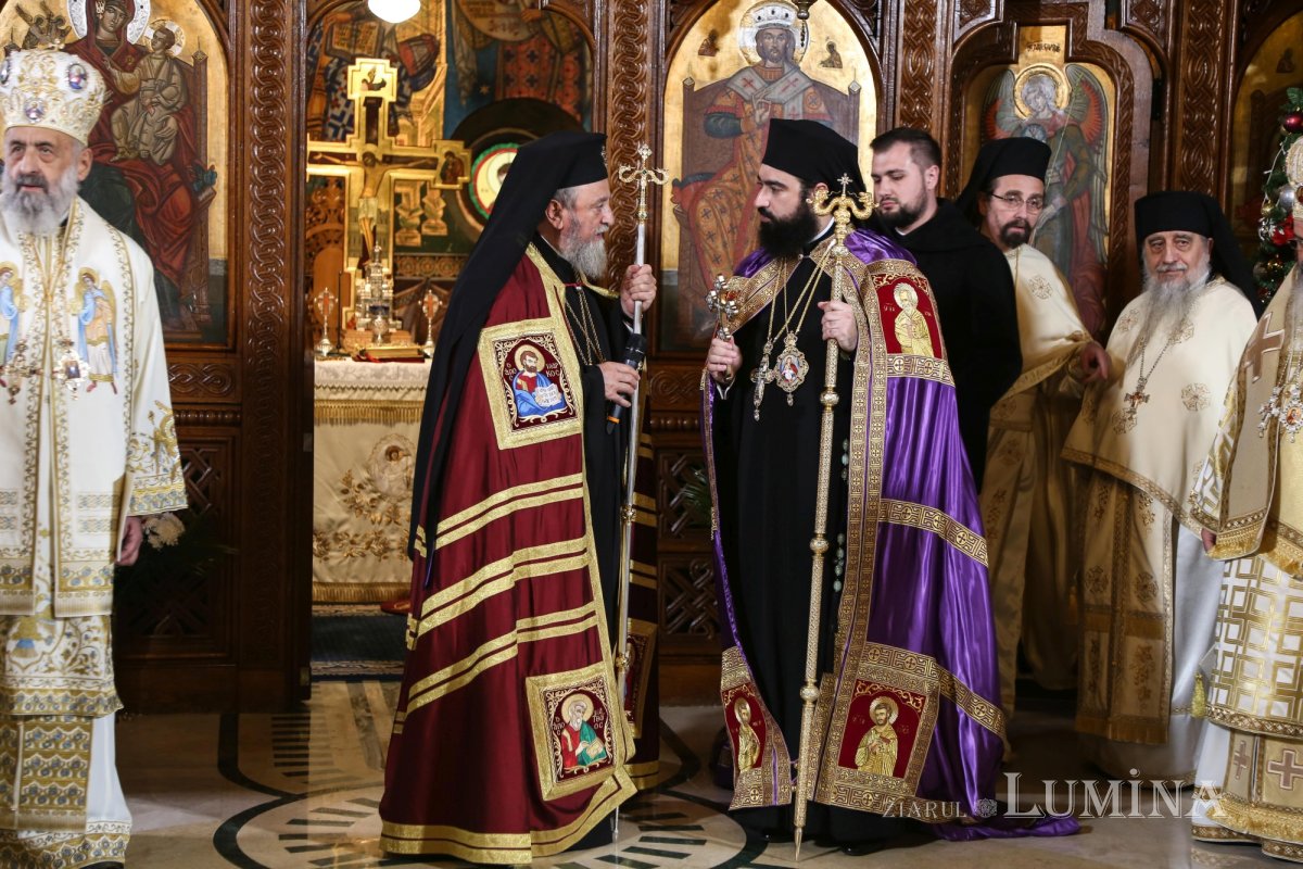 A fost întronizat noul Episcop al Devei şi Hunedoarei 198597