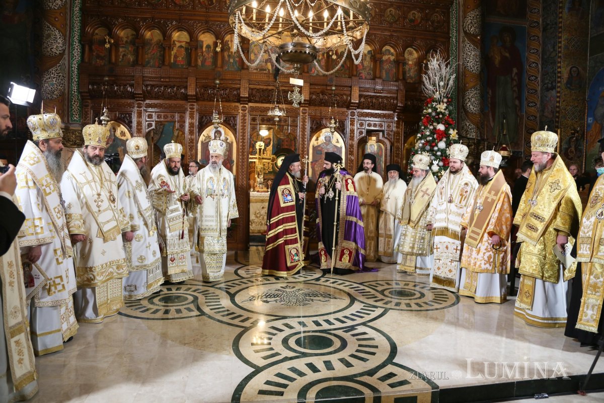 A fost întronizat noul Episcop al Devei şi Hunedoarei 198598