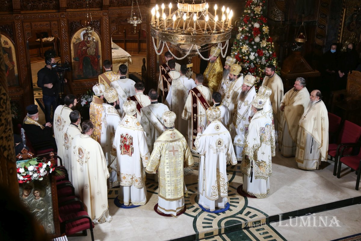 A fost întronizat noul Episcop al Devei şi Hunedoarei 198602